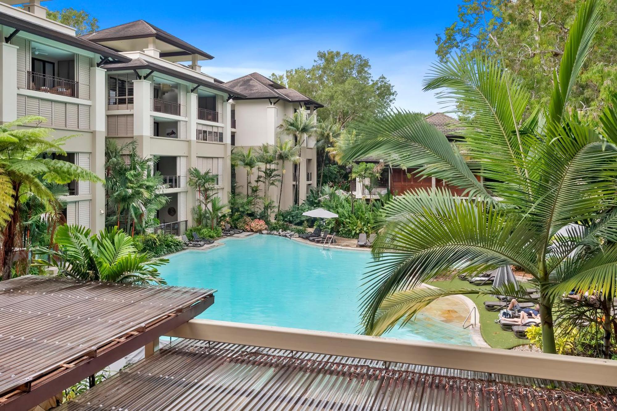 Private Apartments In The Temple Beachfront Resort Palm Cove Buitenkant foto