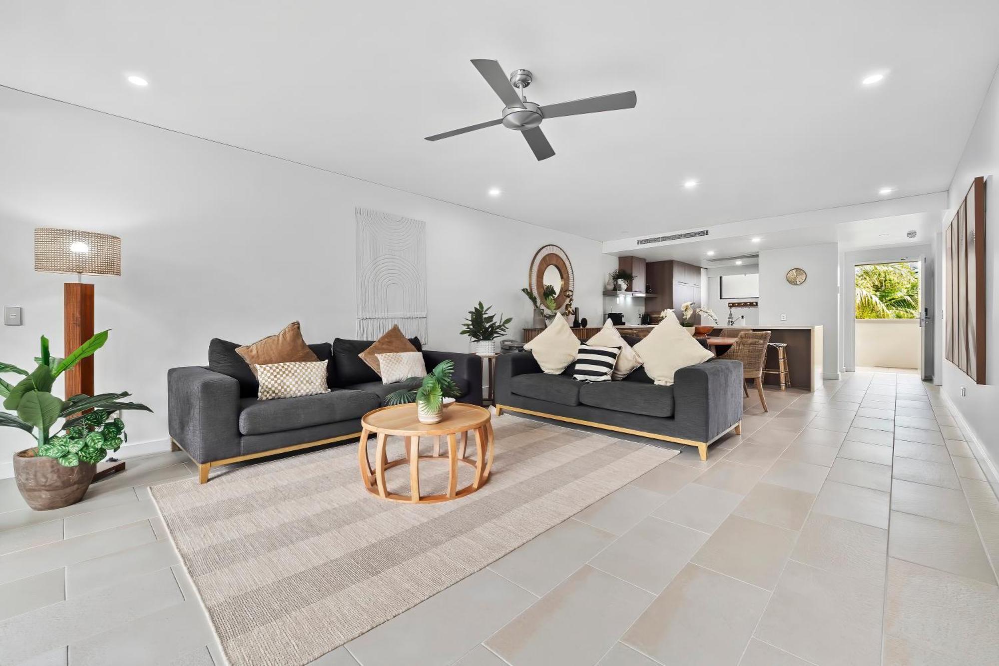 Private Apartments In The Temple Beachfront Resort Palm Cove Kamer foto