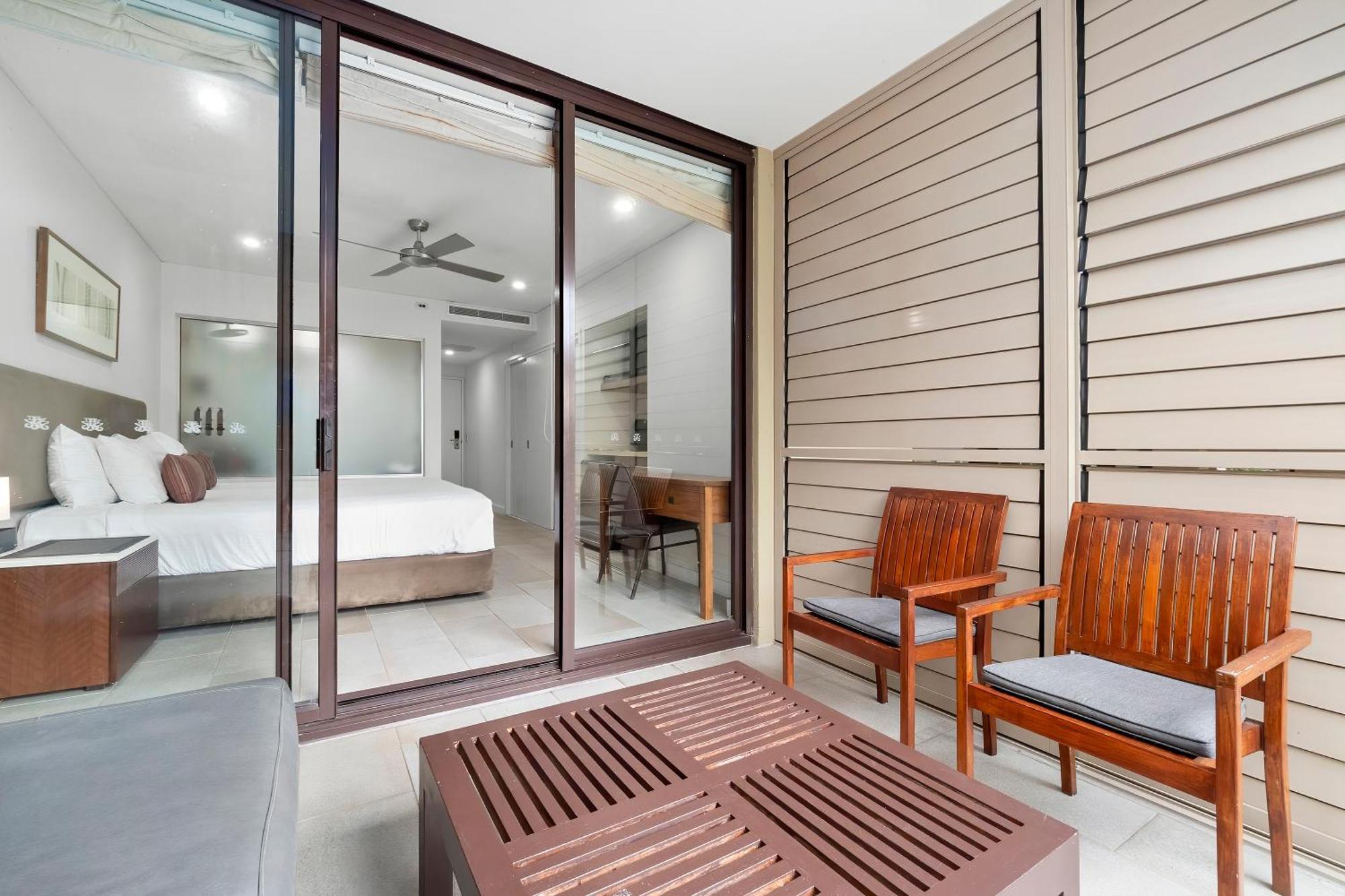 Private Apartments In The Temple Beachfront Resort Palm Cove Kamer foto