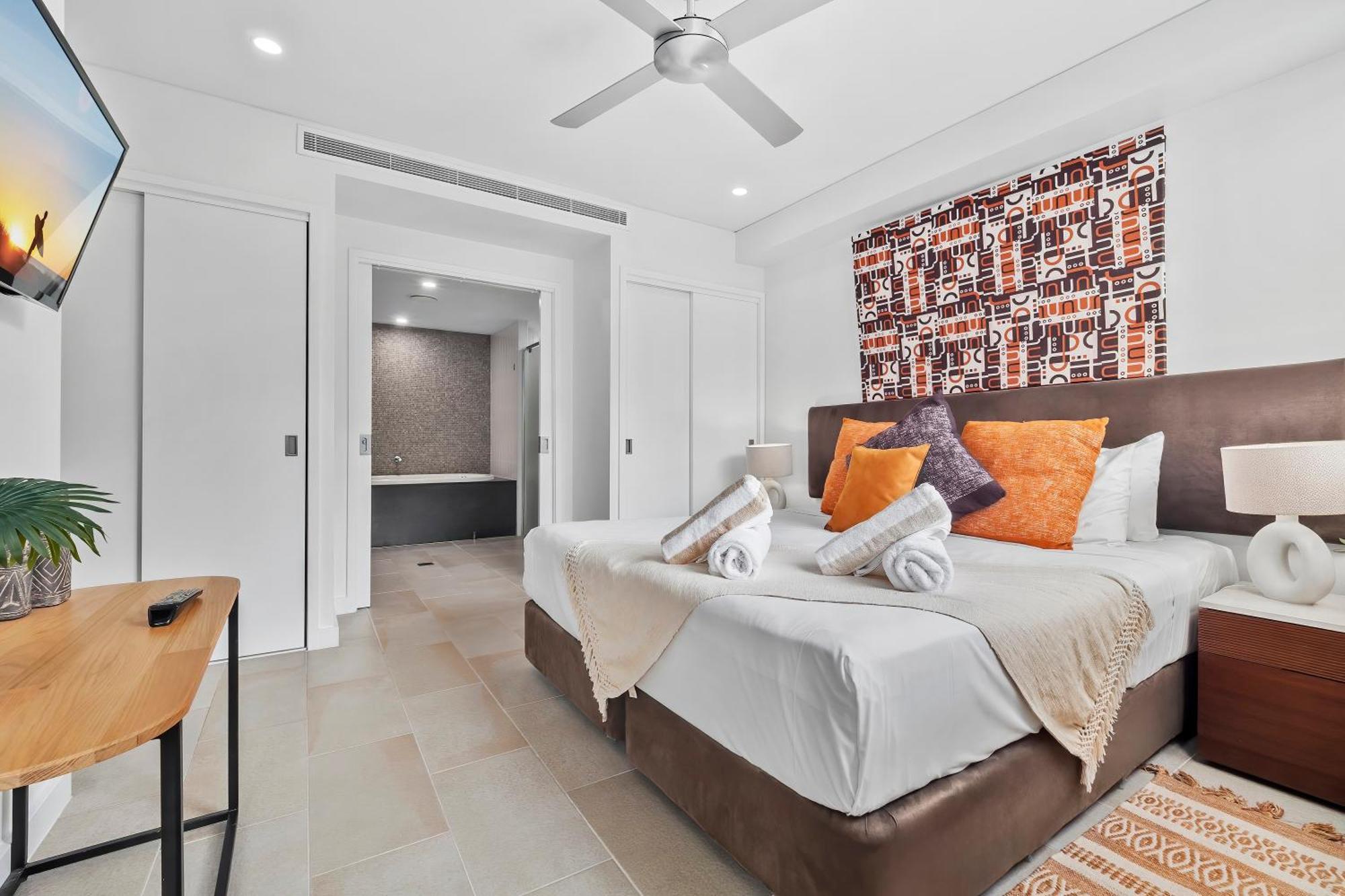Private Apartments In The Temple Beachfront Resort Palm Cove Kamer foto
