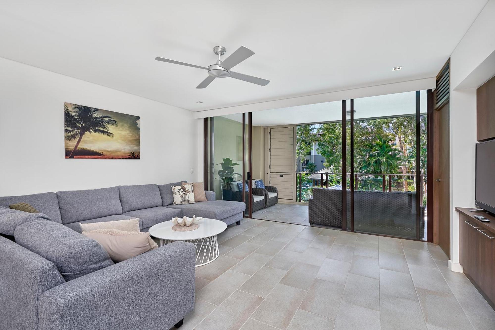 Private Apartments In The Temple Beachfront Resort Palm Cove Kamer foto