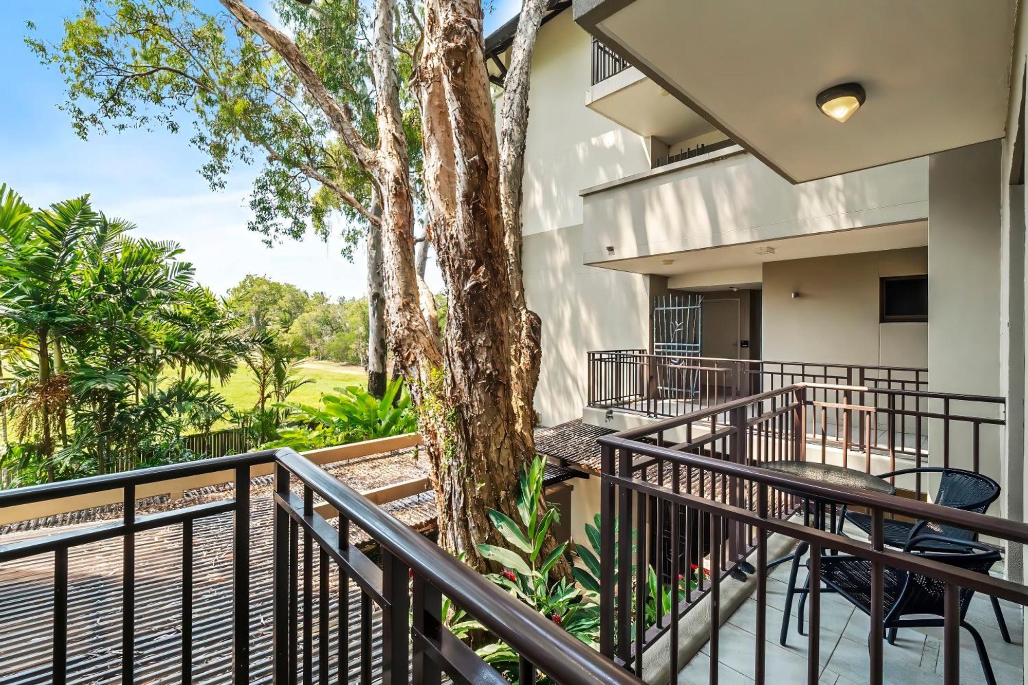 Private Apartments In The Temple Beachfront Resort Palm Cove Kamer foto