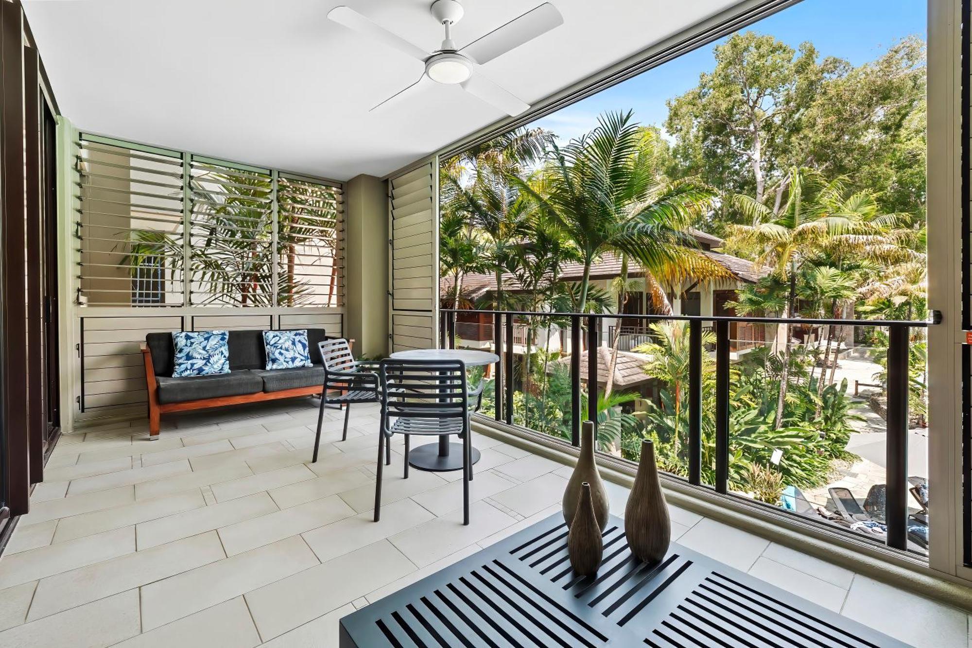 Private Apartments In The Temple Beachfront Resort Palm Cove Kamer foto