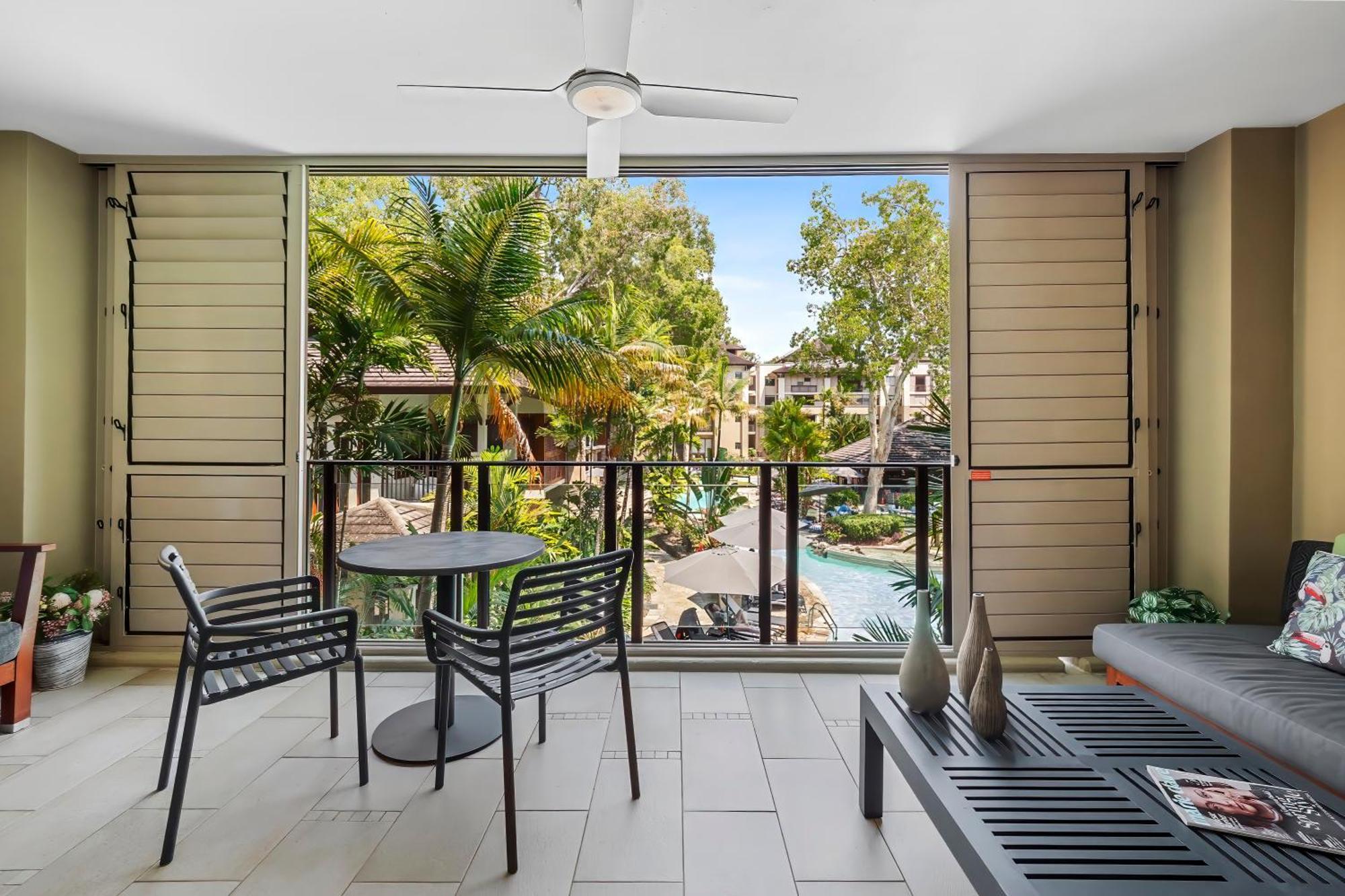 Private Apartments In The Temple Beachfront Resort Palm Cove Kamer foto