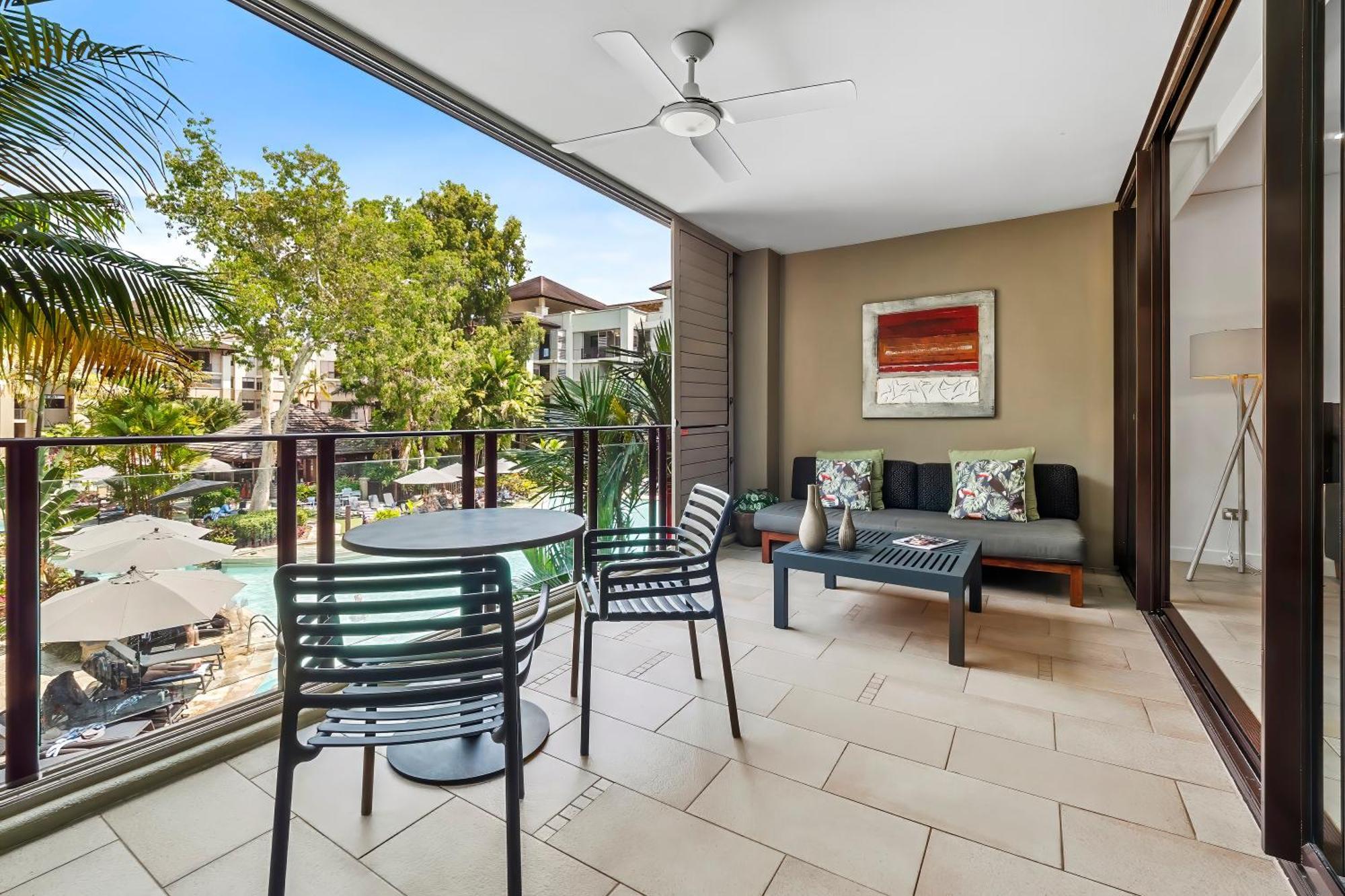 Private Apartments In The Temple Beachfront Resort Palm Cove Kamer foto