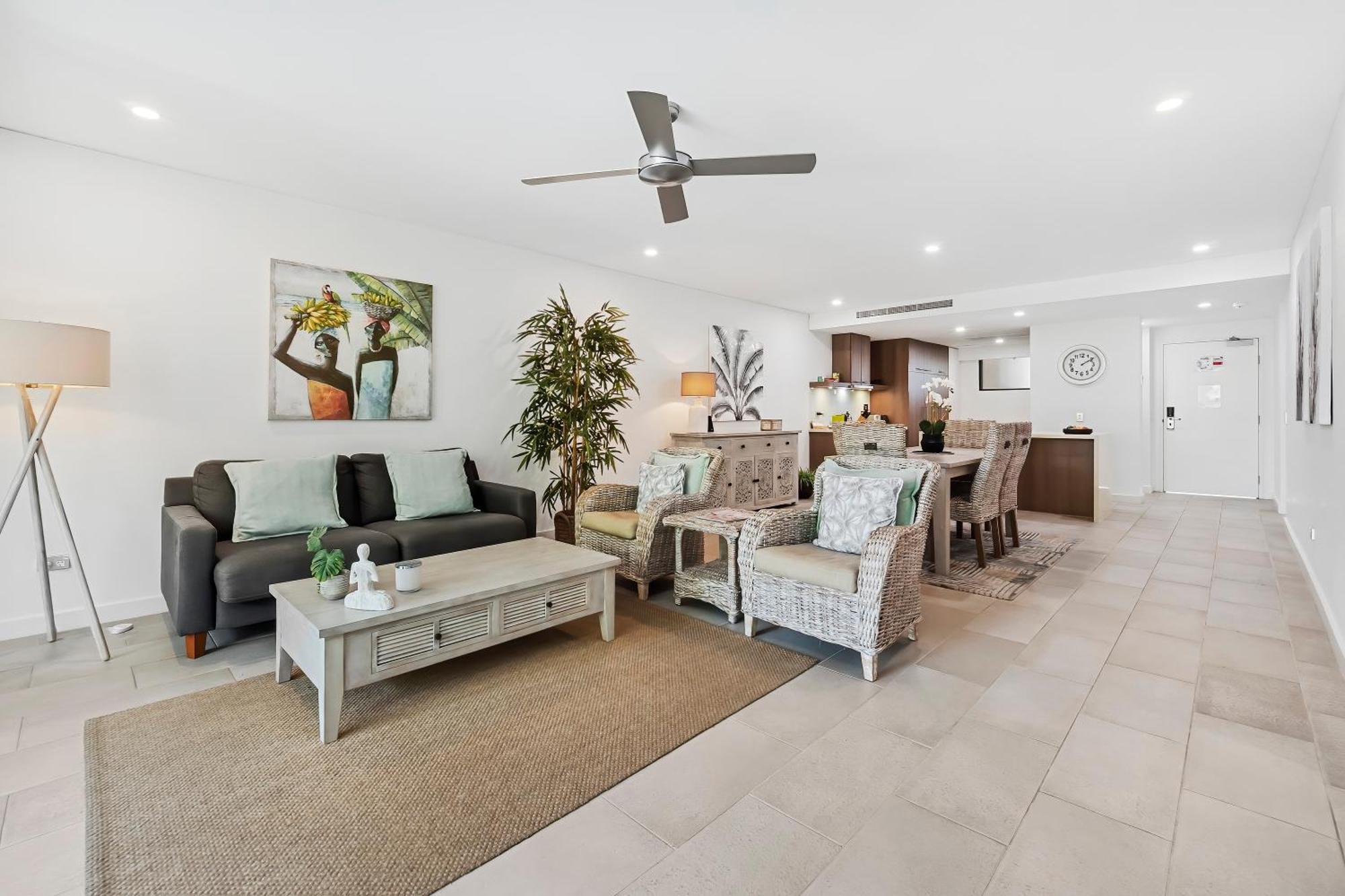 Private Apartments In The Temple Beachfront Resort Palm Cove Kamer foto