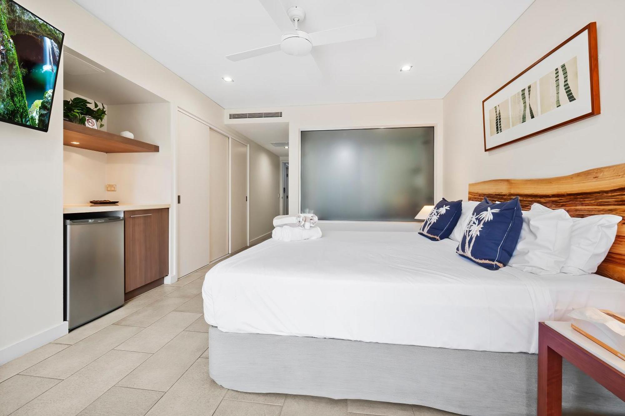 Private Apartments In The Temple Beachfront Resort Palm Cove Kamer foto