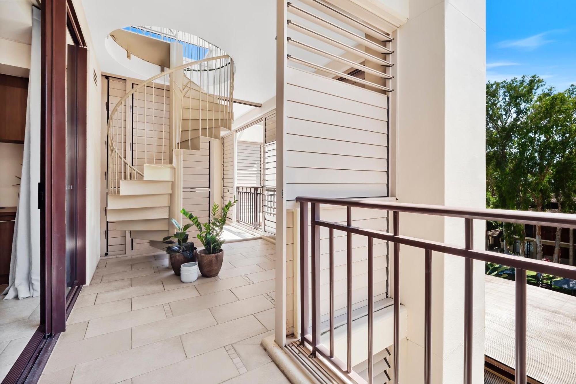 Private Apartments In The Temple Beachfront Resort Palm Cove Kamer foto