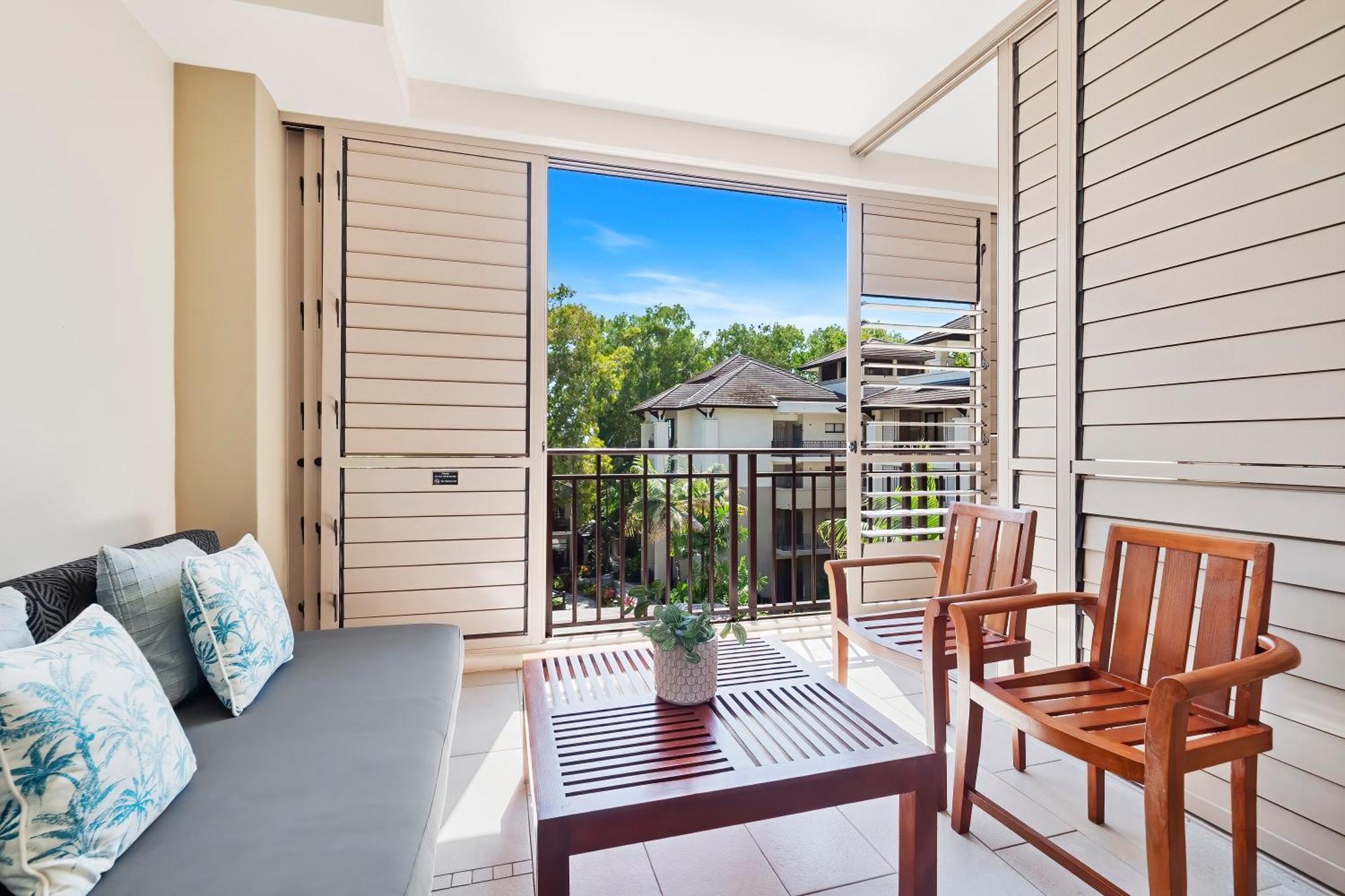 Private Apartments In The Temple Beachfront Resort Palm Cove Kamer foto