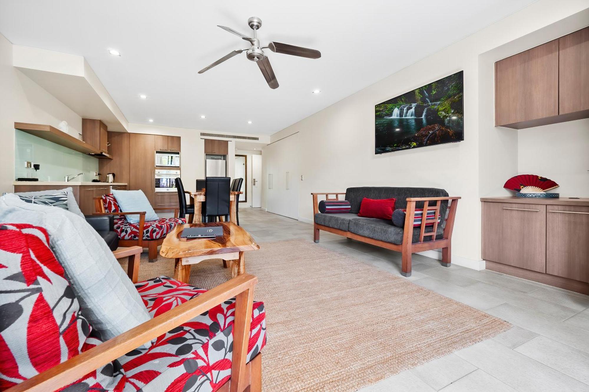 Private Apartments In The Temple Beachfront Resort Palm Cove Kamer foto
