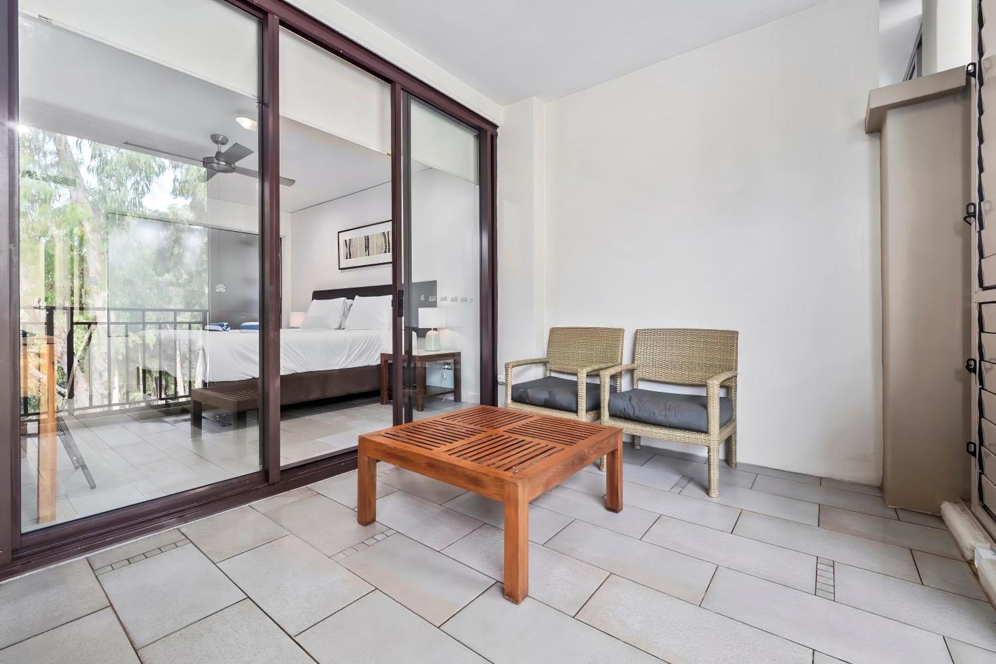 Private Apartments In The Temple Beachfront Resort Palm Cove Kamer foto