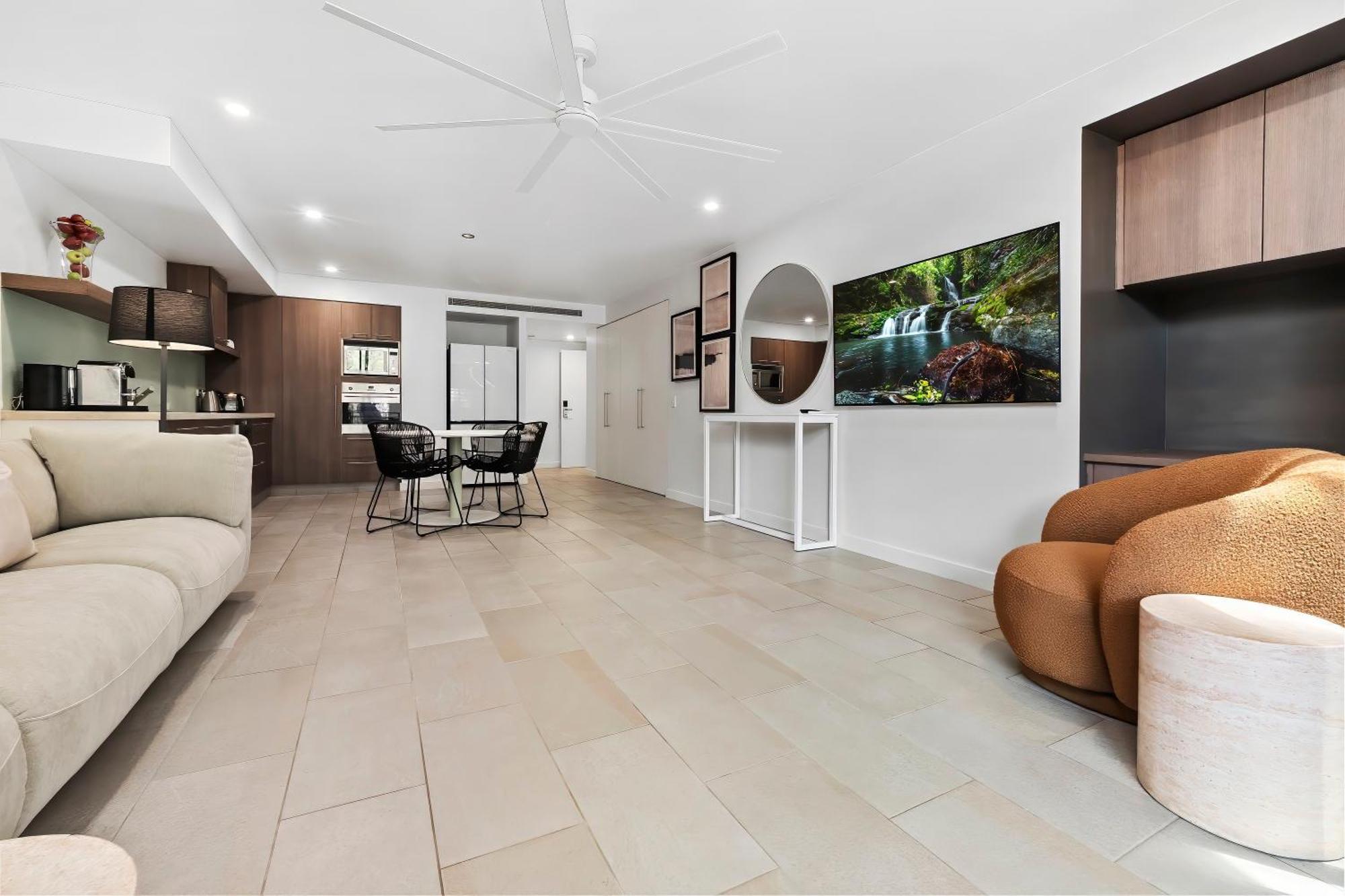 Private Apartments In The Temple Beachfront Resort Palm Cove Kamer foto