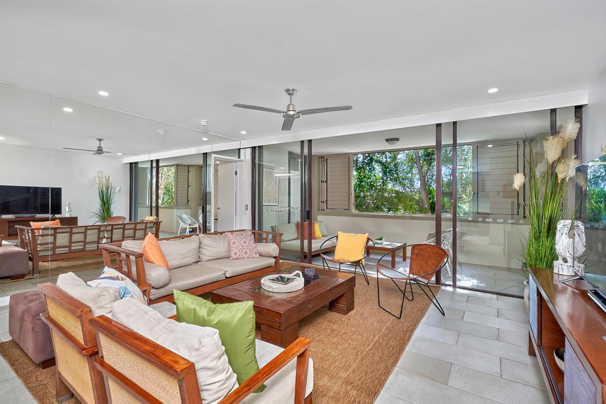 Private Apartments In The Temple Beachfront Resort Palm Cove Kamer foto