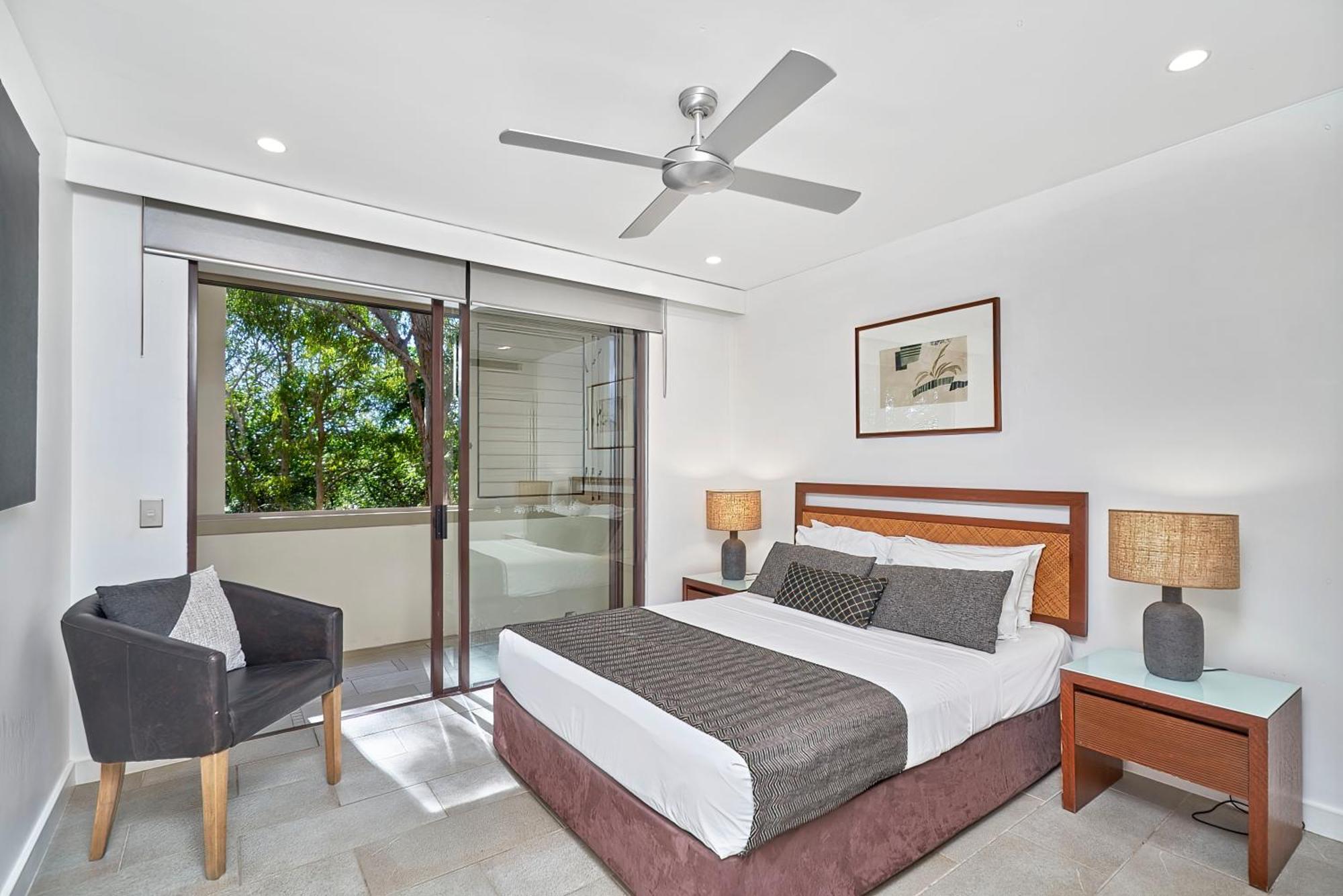 Private Apartments In The Temple Beachfront Resort Palm Cove Kamer foto