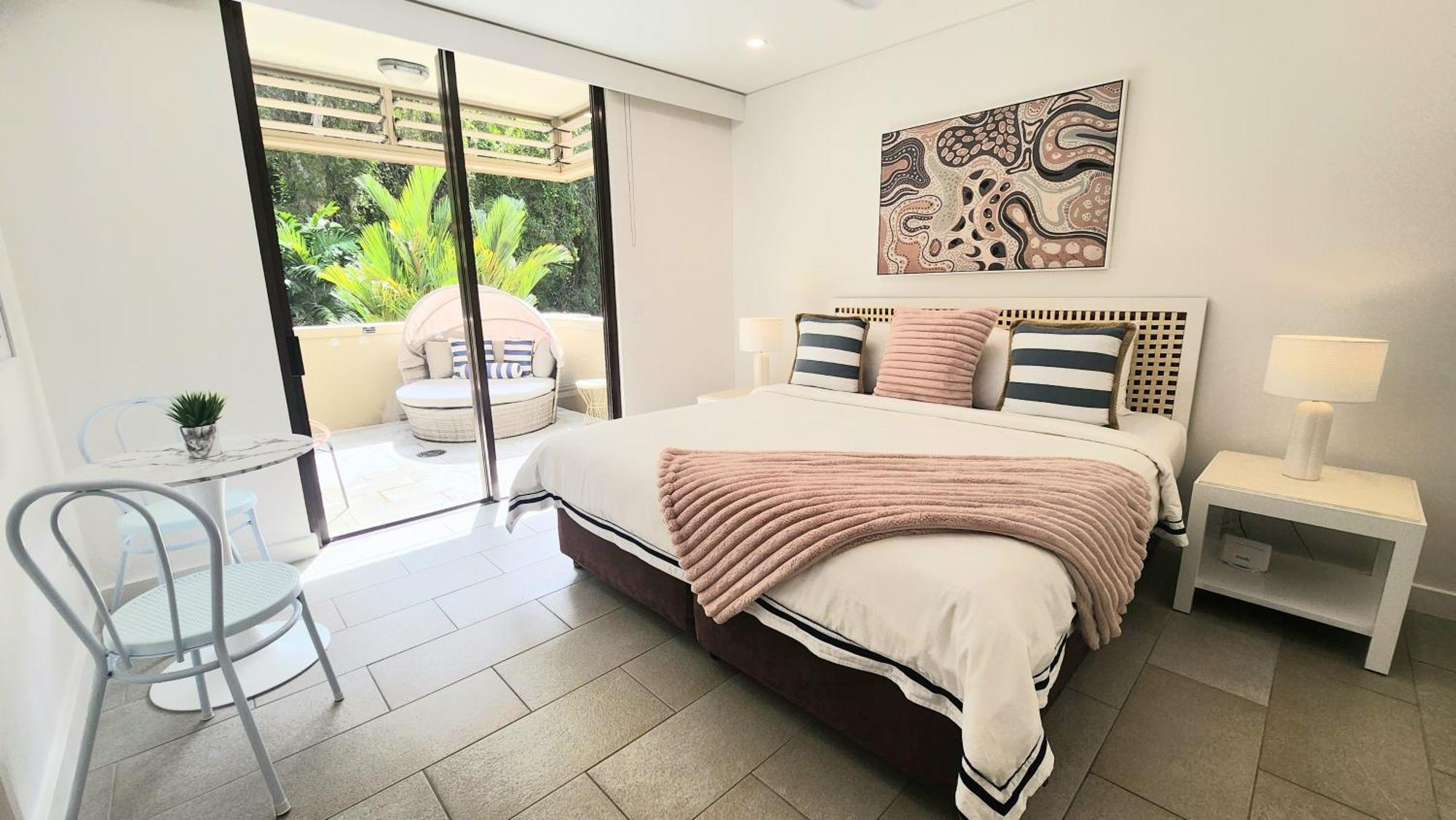 Private Apartments In The Temple Beachfront Resort Palm Cove Kamer foto